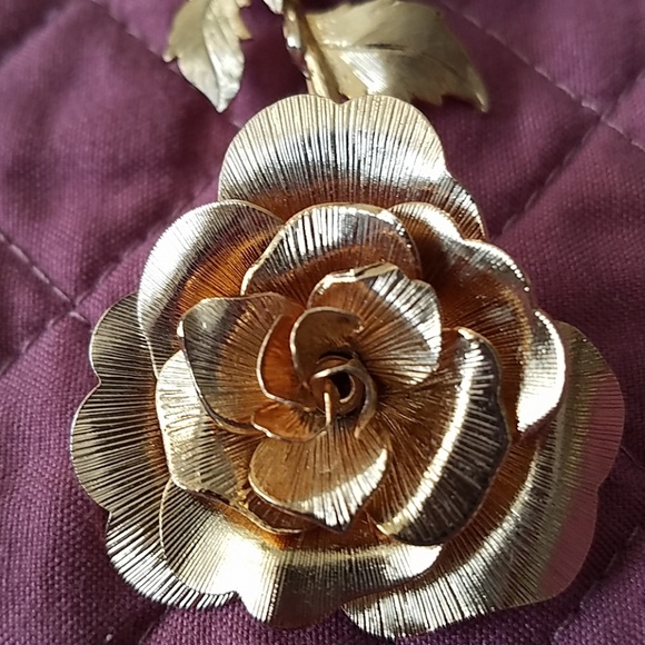 Beautiful Vintage Gold Rose Pin - Picture 4 of 5